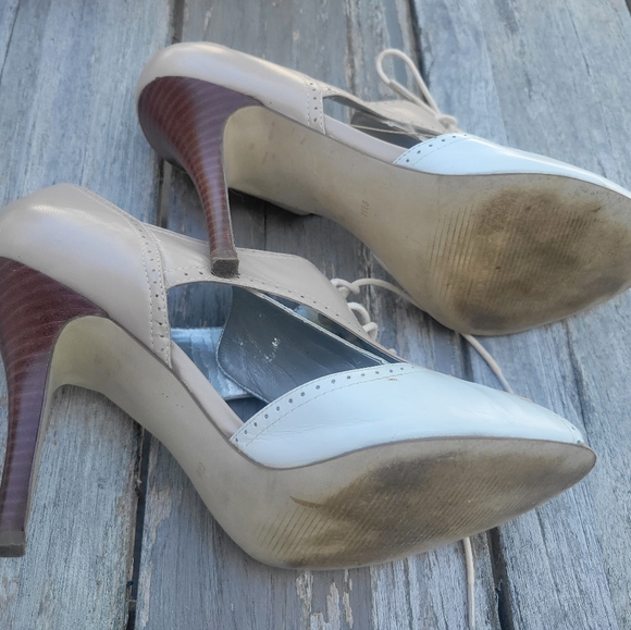 Heels - Picture 2 of 5